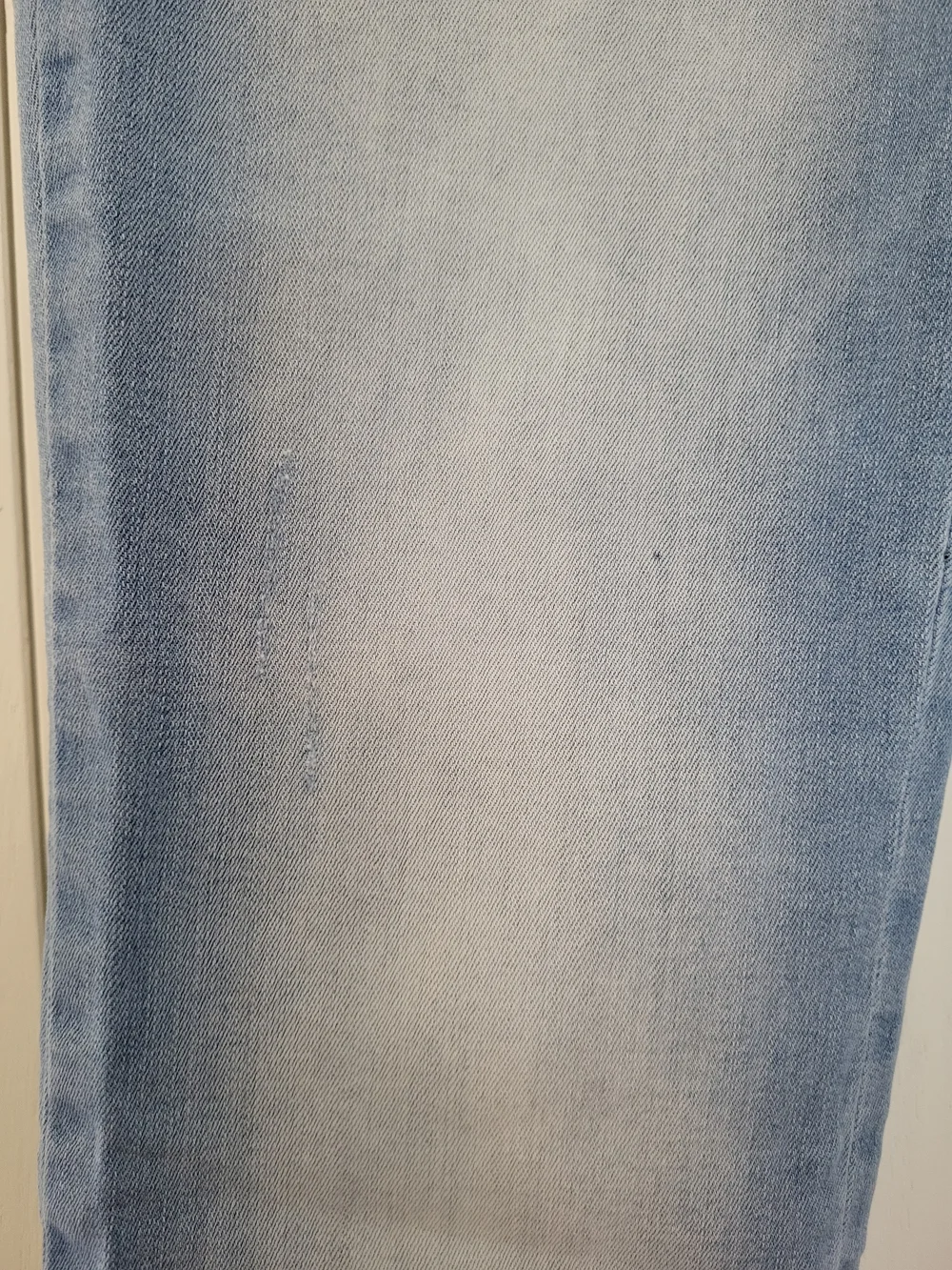 Democracy Flex-ellent Light Blue Cropped Jeans with Multicolor Scalloped Hem - Picture 8 of 14